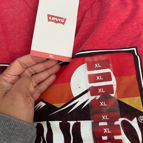 Levi’s tshirt brand new with tag - Picture 2 of 4